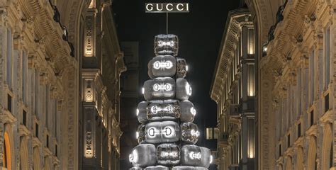 gucci albero milano|Unveiling the House’s holiday tree in Milan’s historic Galleria .